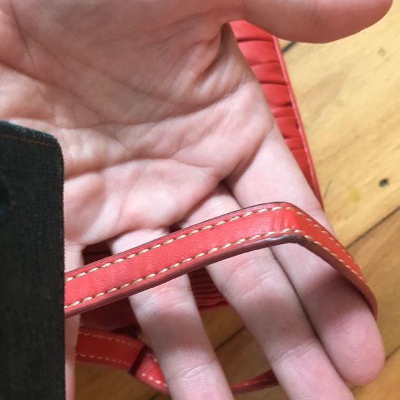 Nine west wristlet - Picture 4 of 4